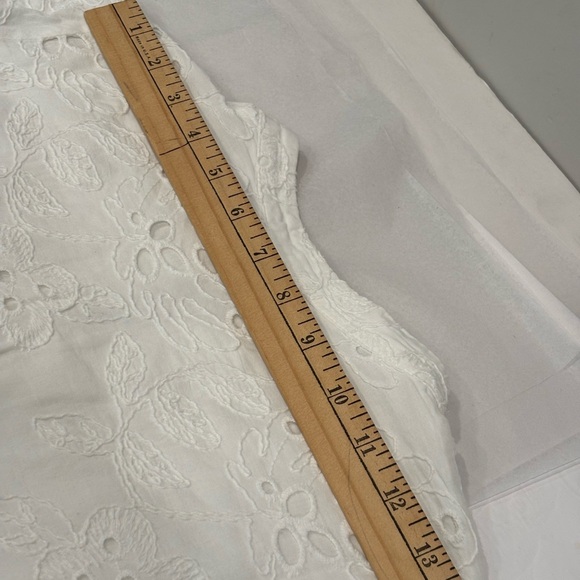 Zara Elegant White Eyelet Resort Dress - Picture 9 of 11